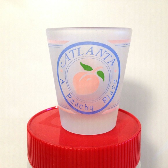 Vintage Souvenir Atlanta A Peachy Place Frosted Shot Glass Peach on Front - Picture 1 of 11